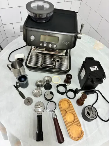 Cafeteira Breville Barista PRO 