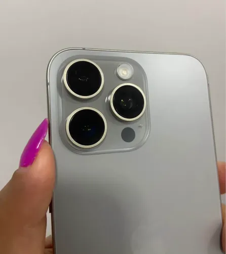 Iphone 15 pro max 93%