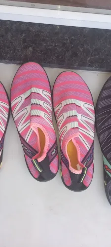 3 sapatilhas para praia ou piscina