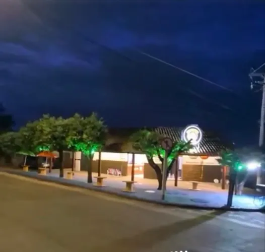 Alugo sala comercial na vila Brasília Aparecida de Goiânia chamar  zap *
