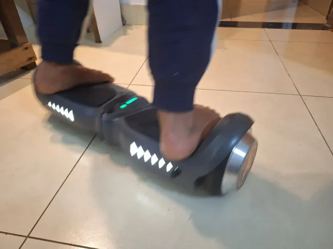 Hoverboard semi novo