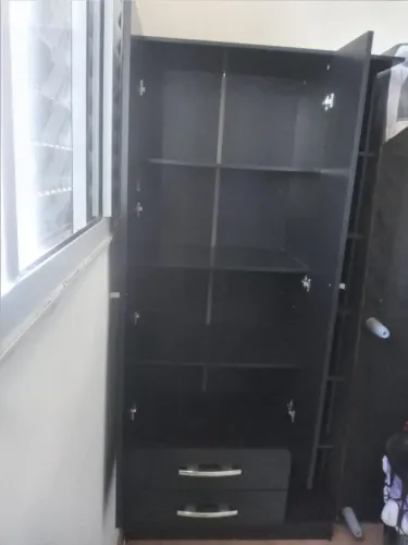 Guarda roupa de solteiro 