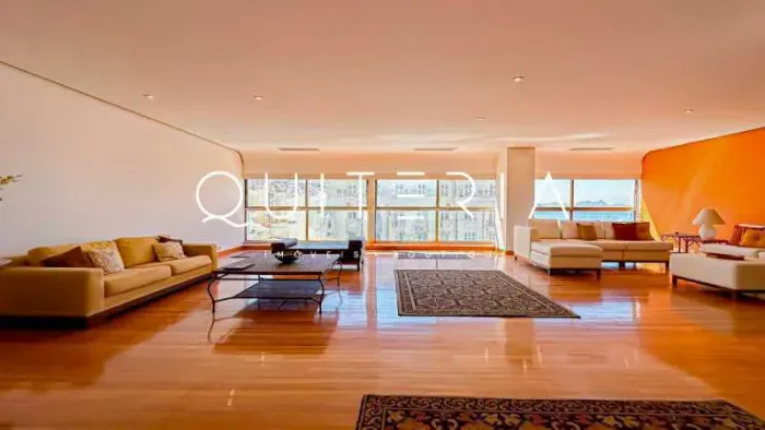 Cobertura linear reformada à venda 3 quartos 2 suítes portaria 24h AV. Atlântica Copacaban