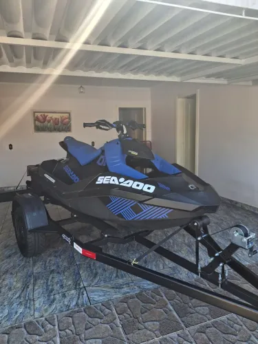 BAIXEI PRA VENDER - VENDO JET SKI SEMINOVO SPARK TRIXX 3UP
