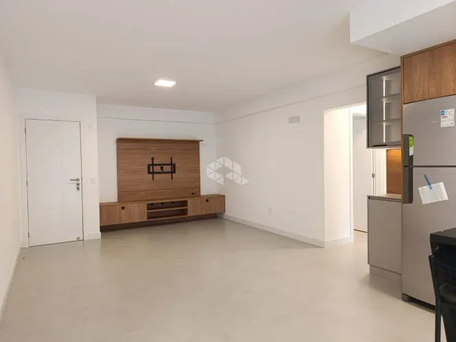 APARTAMENTO COM 2 QUARTOS SENDO 1 SUÍTE 2 VAGAS DE GARAGEM NO JOÃO PAULO FLORIANÓPOLIS