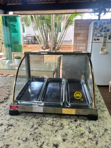 Estufa elétrica Marchesoni, em aço inox, 3 bandejas, seminova 