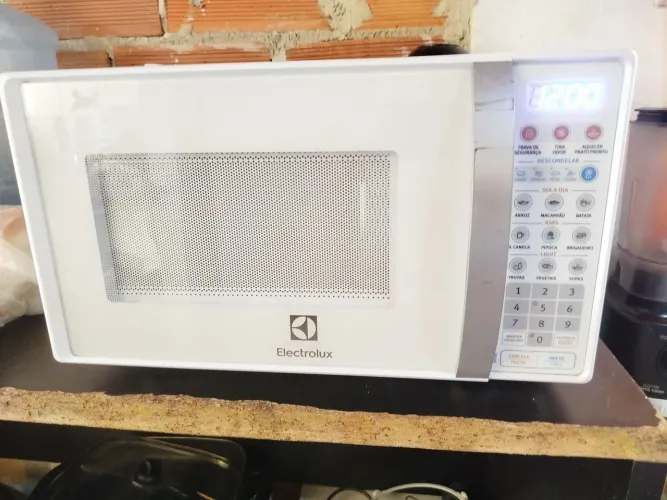 Microondas Eletrolux 20 litros 