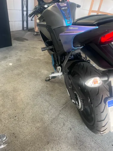 Vendo Yamaha R15 muito nova