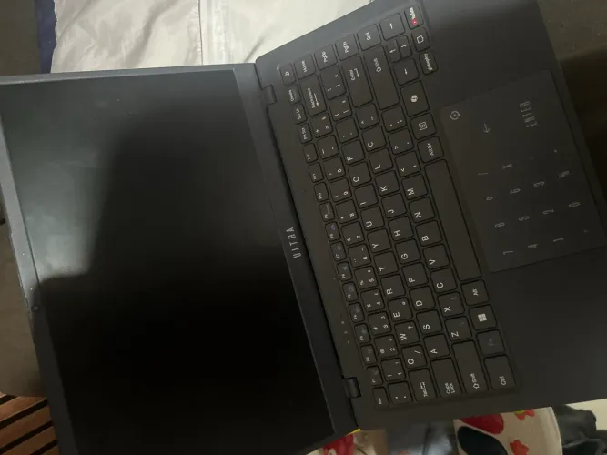 Vendo notebook Ultra, funcionando normalmente
