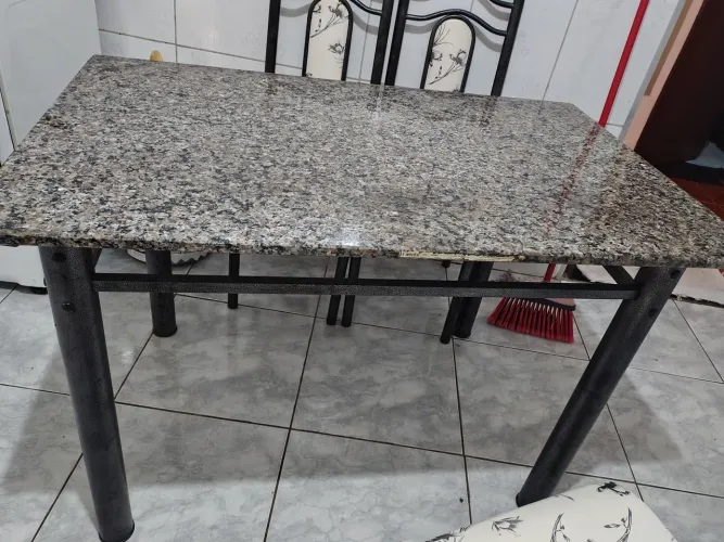 Mesa jantar 4 cadeiras