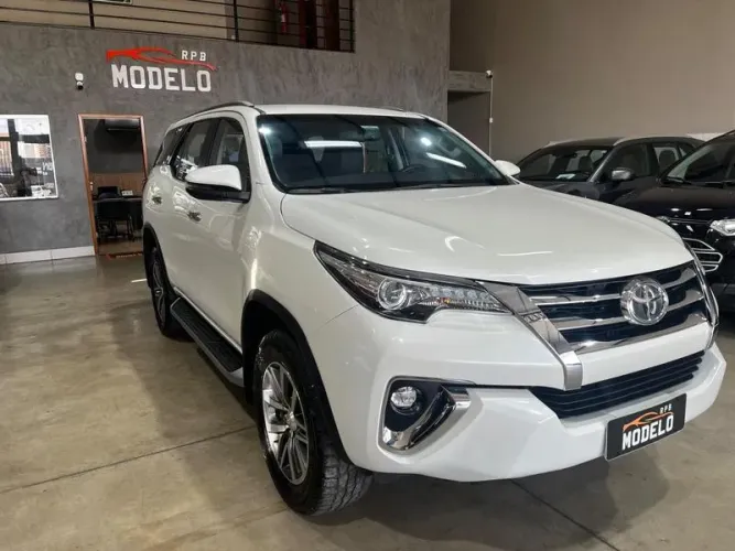 Toyota Hilux SW4 SRX 4X4 2.8 TDI 16V Dies. Aut. 2020