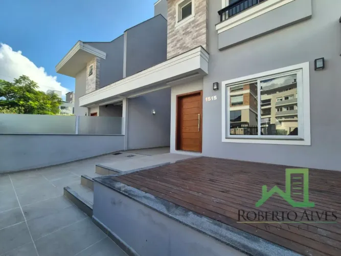 Casa Triplex com 4 Suítes | Jurerê