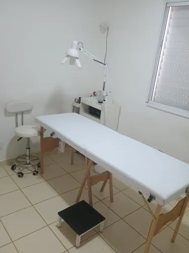 Estúdio Completo de Estética/Sobrancelhas (Motivo Mudança).