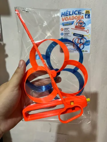 Brinquedo hélice voadora