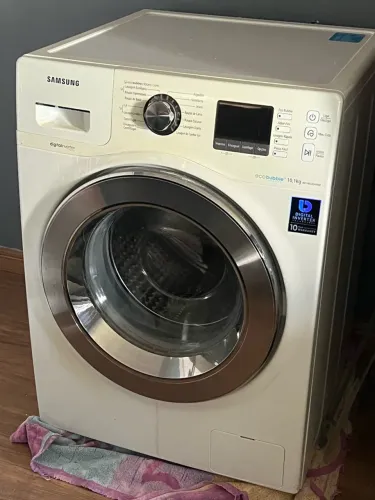 Lavadora Samsung com defeito.