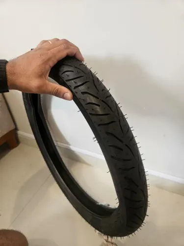 Pneu de moto Pirelli Super City 2.50 18 40P NOVO