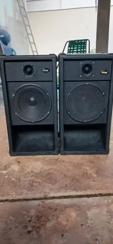 Caixa Tobogan WGK com woofers de 12" e tweeter profissional