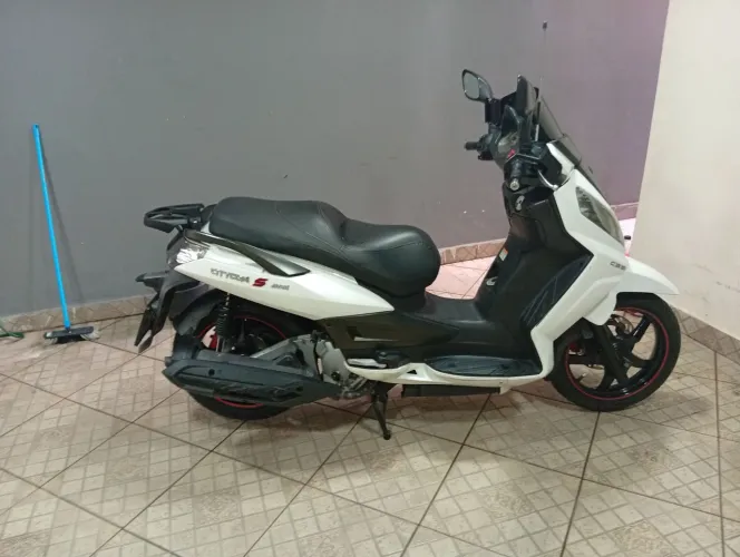 Vendo moto citicom 300i 