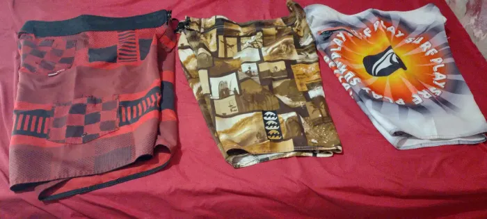 Bermudas tactel bem conservada 20 reias cada n:44