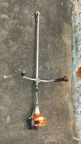 Roçadeira STIHL FS-85 usada 