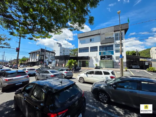 Sala Comercial + Deck Prox ao Terminal do Iririu.