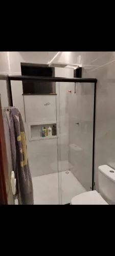 Instalação e manutenção de box,janelas,portas, fechamentos de pia, espelhos e etc.