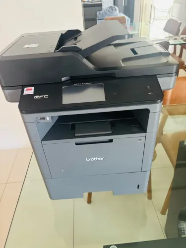 Impressora Brother MFC L67020W