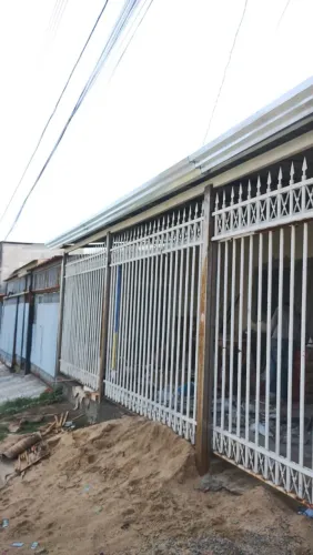Vendo Portão com Grade