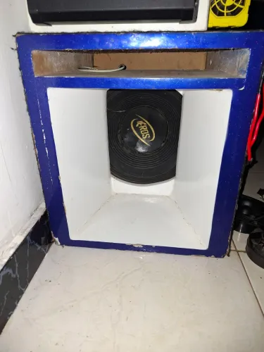 Medio e caixa de 12