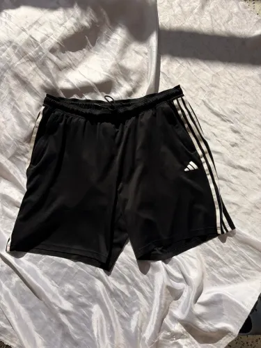 Bermuda adidas