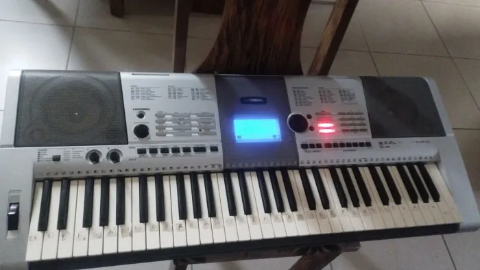 Teclado Yamaha PSR E403