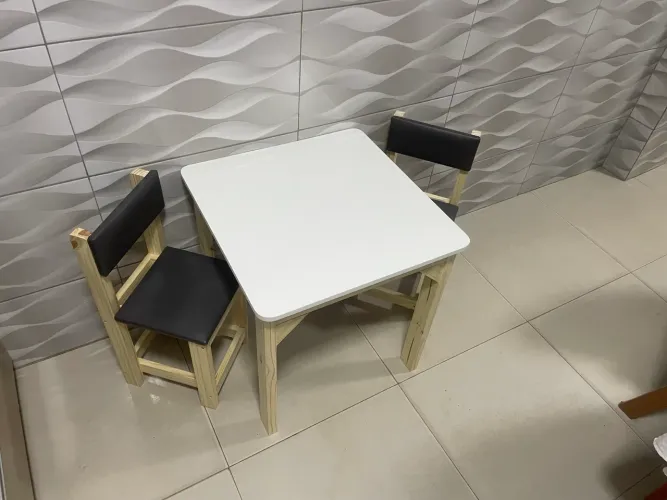 Mesa infantil mdf, com cadeiras estofadas
