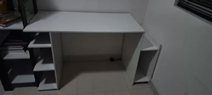 Escrivaninha gamer e cadeira gamer