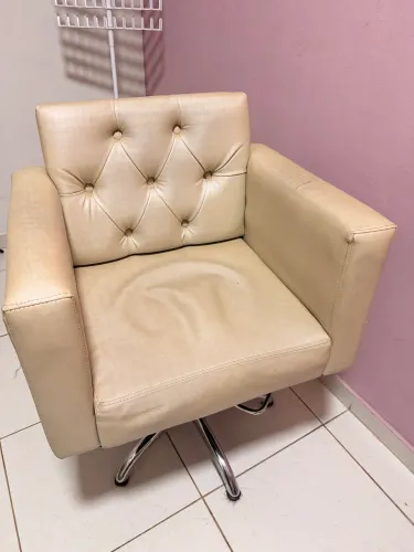 Cadeira para Salão de Beleza Hidráulica Giratória 