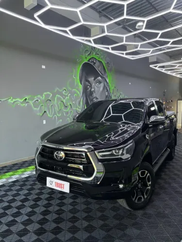 Toyota Hilux CD SRX 4X4 2.8 TDI 16V Diesel Aut. 2025