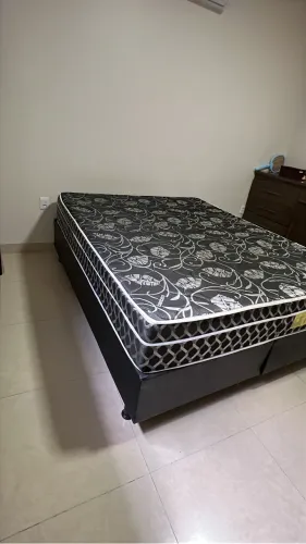 Cama Casal Queen