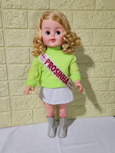 Boneca Prosinha da Estrela Rara e Funcionando 