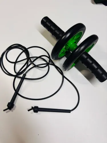 Kit roda abdominal mais corda de academia