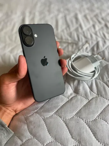 Iphone 16 128 gb na GARANTIA 10/26 92% de bateria