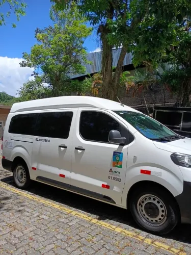Vendo Van de 11 lugares ano 2022 