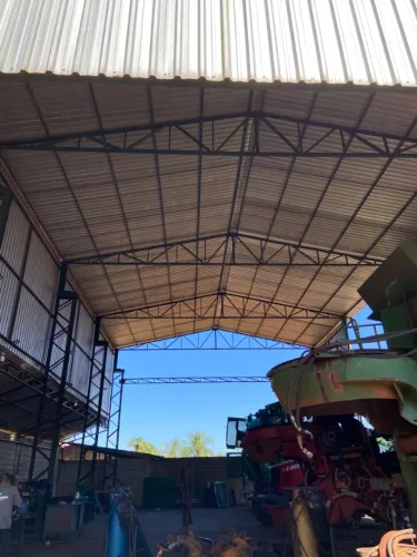 Galpão 900m2 e 2000m2 de terreno em Pradopolis-SP