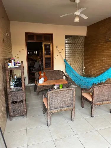 Casa de Esquina à Venda no José Bonifácio | 3 Quartos | 2 Banheiros | Terreno 396 m²