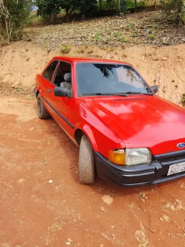 Vendo Escort hobby ano 93/94 motor OK câmbio q