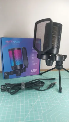 NOVO NA CAIXA Microfone Fifine Ampligame A6V - RGB - Ótimo para Games e Streaming