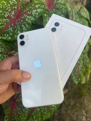 iPhone 11 64g impecável sem detalhes confira ! 