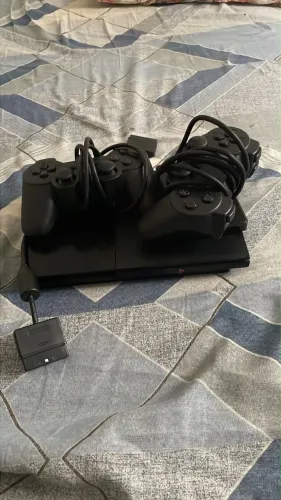 Play 2 conservado 2 controles