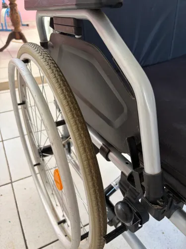 Cadeira de roda ottobock em alumínio 