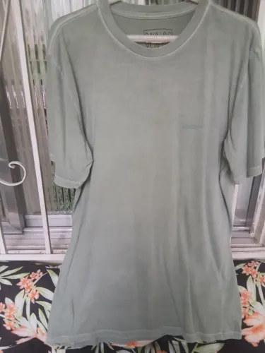 T-shirt Redley básica estonada verde.