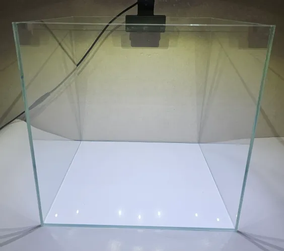 Aquario cubo 30cm extra clear lapidado