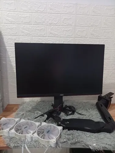 Monitor gamer AOC 240hz / troco em memória ram informações na descrição 